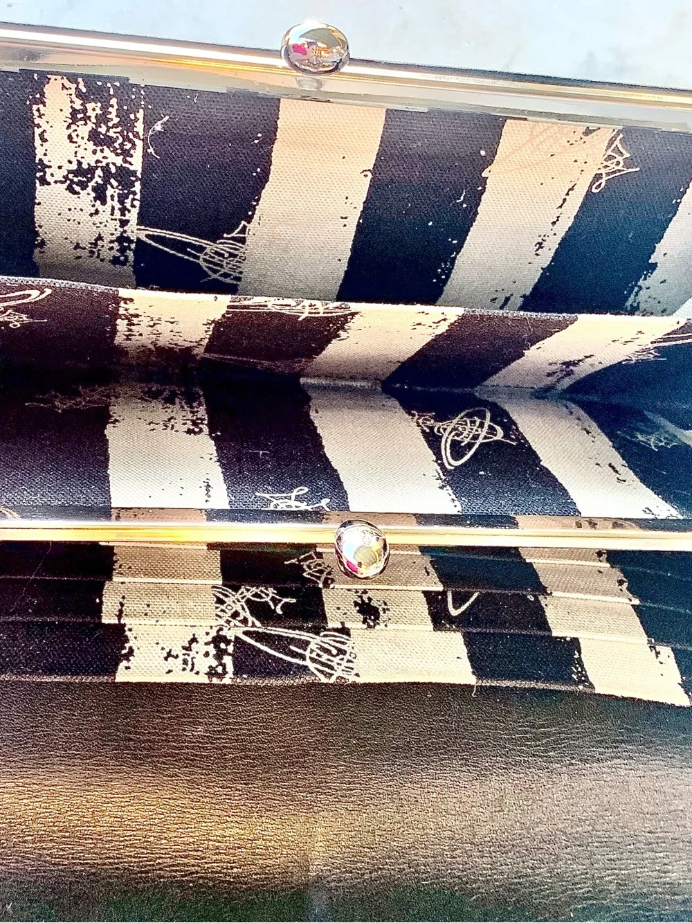 VIVIENNE WESTWOOD EXECUTIVE CLASP Black Leather LONG Wallet SILVER ORB STRIPE